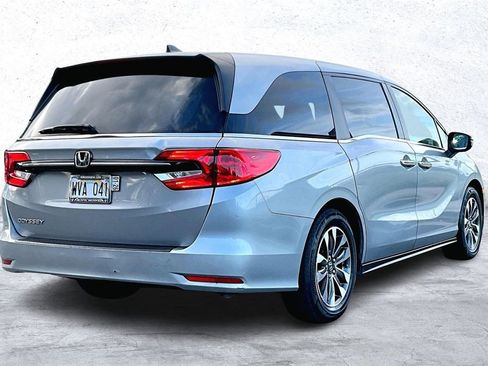Used 2023 Honda Odyssey EX-L image 2