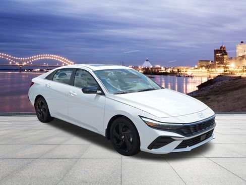Certified 2026 Hyundai Elantra SEL Sport FWD image 5
