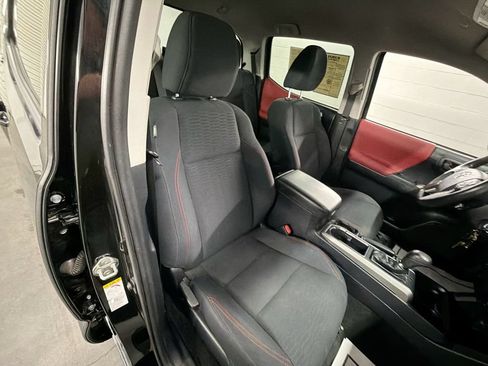 Used 2019 Toyota Tacoma SR5 RWD image 23