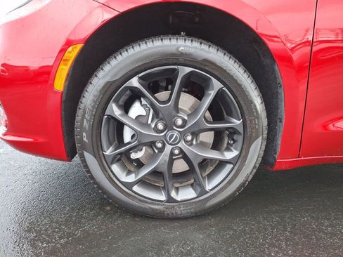 New 2026 Chrysler Pacifica Limited w/ S Appearance Package image 31