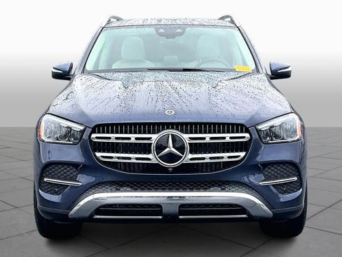 Used 2025 Mercedes-Benz GLE 450e 4MATIC image 4