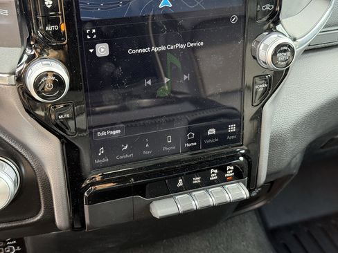 Used 2024 RAM 1500 Laramie image 21