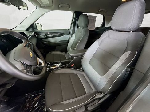 Used 2024 Chevrolet TrailBlazer LT w/ LT Cold Weather Package FWD image 22