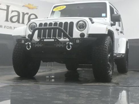 Used 2013 Jeep Wrangler Unlimited Sahara w/ Dual Top Group AWD/4WD image 4