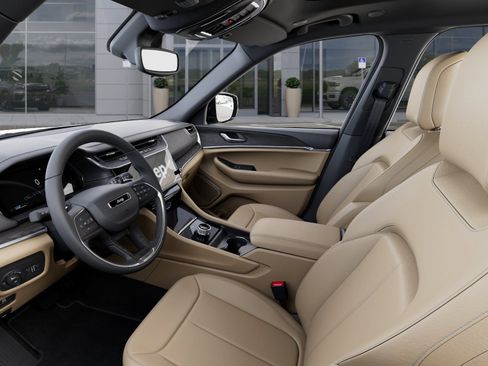 New 2026 Jeep Grand Cherokee Limited RWD image 22