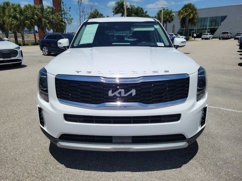 Used 2022 Kia Telluride LX AWD/4WD image 3