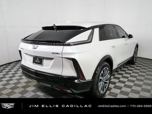 Used 2024 Cadillac Lyriq Sport AWD/4WD image 3