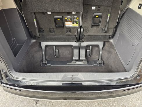 Used 2023 Toyota Sienna Limited image 22