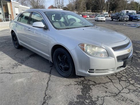 Used 2010 Chevrolet Malibu LT w/ Power Convenience Package image 9