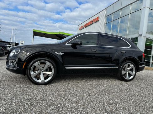 Used 2018 Bentley Bentayga Mulliner image 2