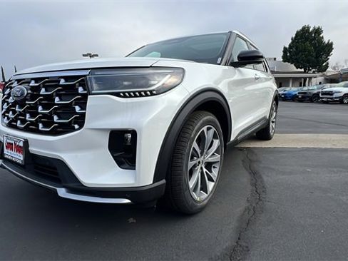 Used 2025 Ford Explorer Platinum w/ Ultimate Package image 10