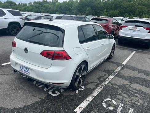 Used 2017 Volkswagen GTI SE FWD image 10