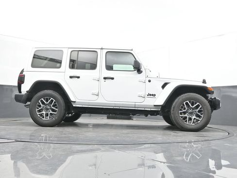 Used 2025 Jeep Wrangler Unlimited Sahara AWD/4WD image 37