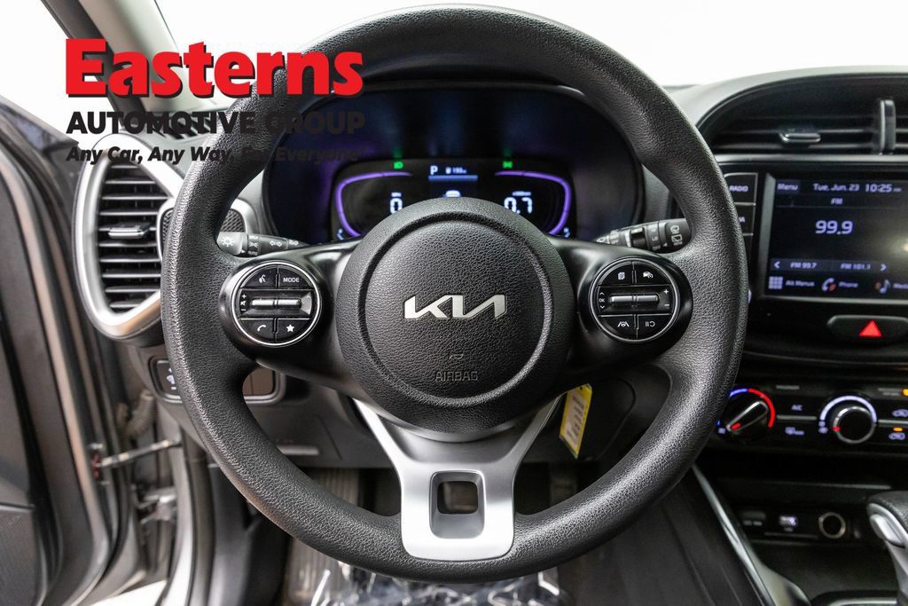 Used 2023 Kia Soul LX w/ Option Group 015 FWD image 12