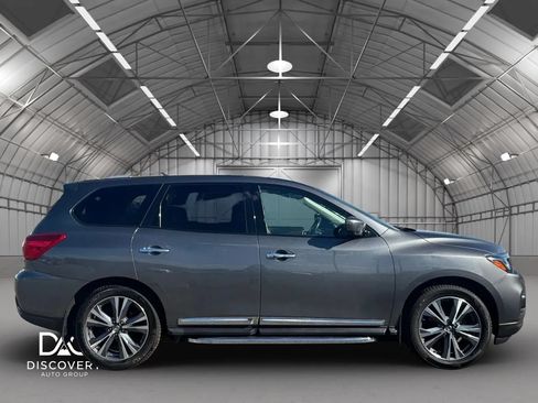 Used 2019 Nissan Pathfinder Platinum AWD/4WD image 4