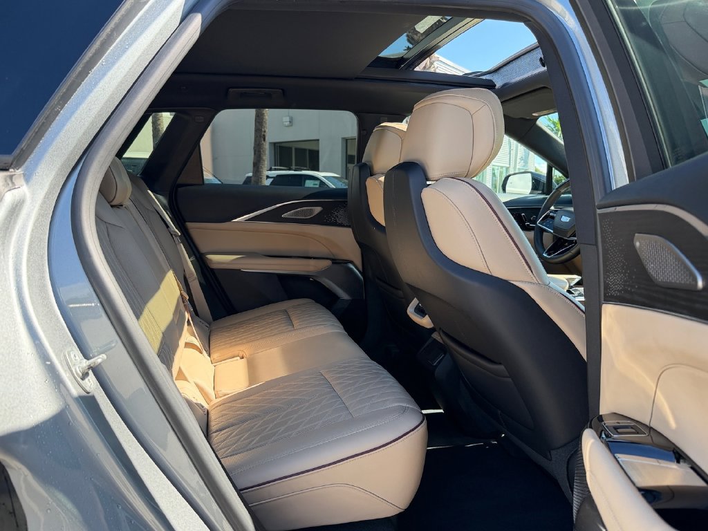 Used 2024 Cadillac Lyriq Luxury w/ Nappa Leather Package RWD image 19