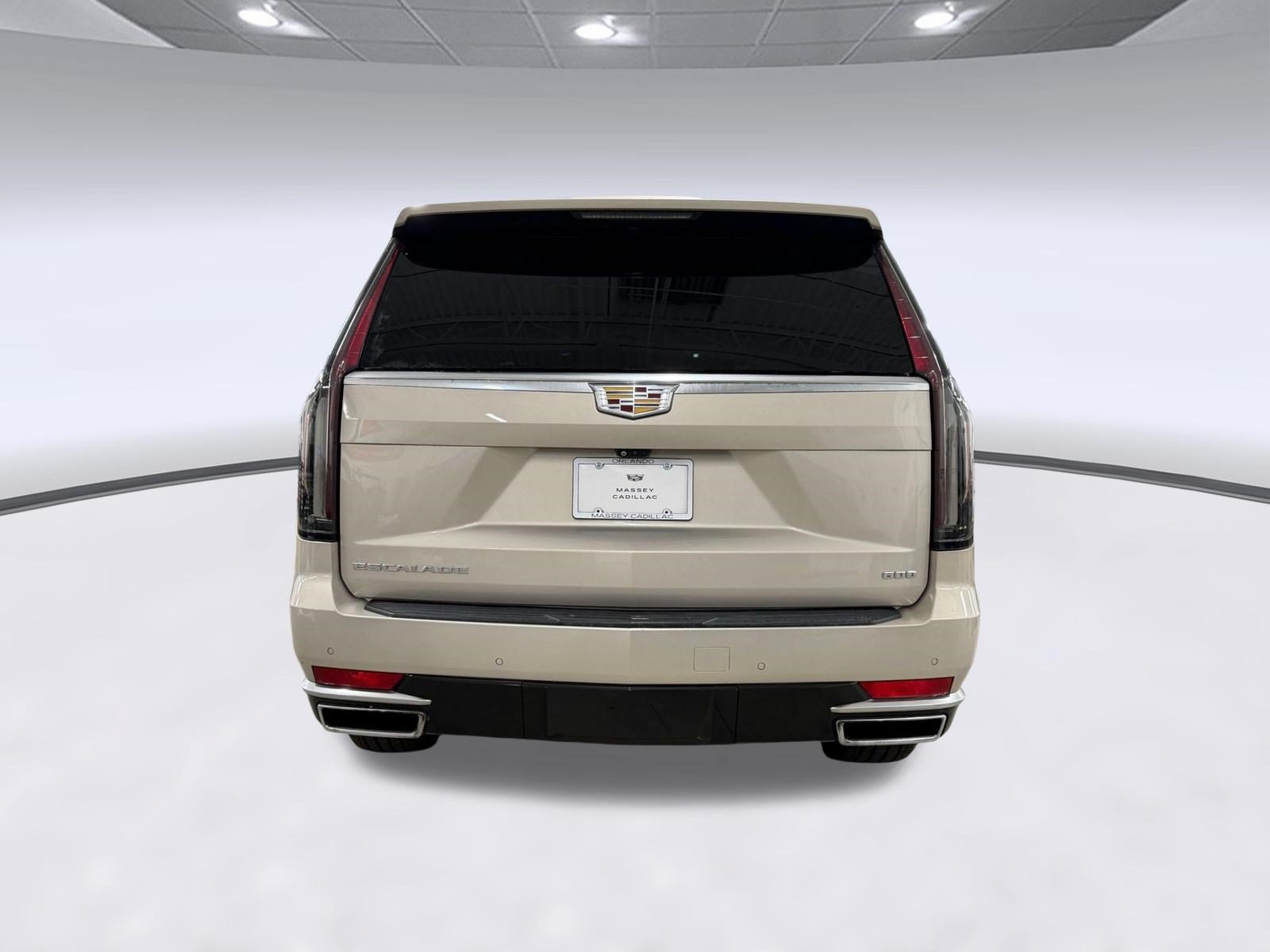 Used 2021 Cadillac Escalade ESV Premium Luxury w/ Driver Assist Tech Package AWD/4WD image 10