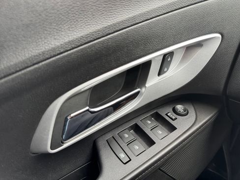 Used 2016 Chevrolet Equinox LT image 16