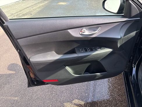 Certified 2024 Kia Forte LXS w/ LXS Technology Package image 7