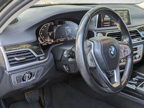 Used 2020 BMW 745e xDrive image 3