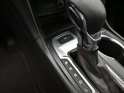 Used 2024 Chevrolet Equinox LT image 47