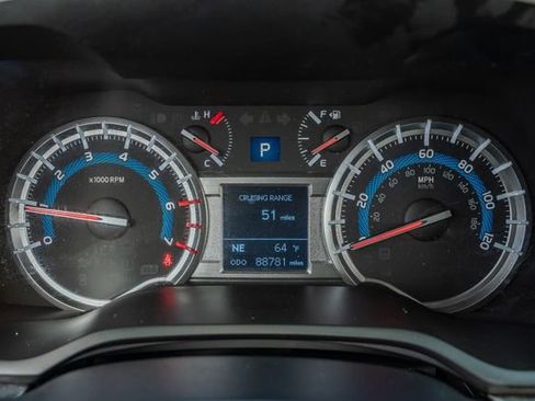 Used 2019 Toyota 4Runner SR5 4X4 W/ UPGRADES / GREAT image 25