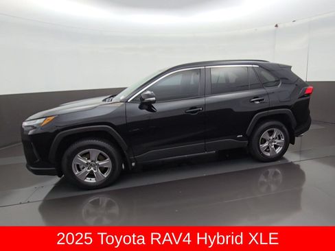 Certified 2025 Toyota RAV4 XLE w/ Convenience Package AWD/4WD image 4