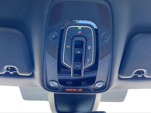 Used 2024 Audi Q8 e-tron Premium Plus image 28