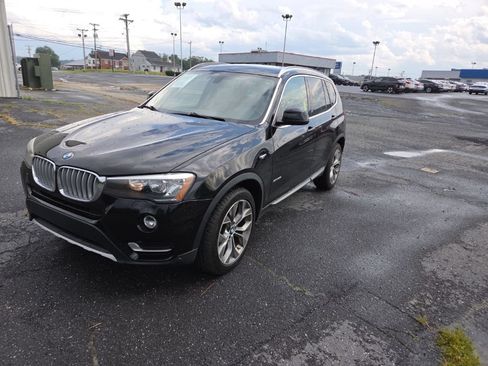 Used 2017 BMW X3 sDrive28i RWD image 3
