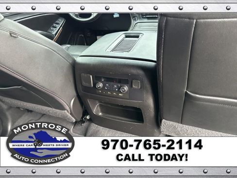 Used 2020 Chevrolet Suburban Premier AWD/4WD image 25