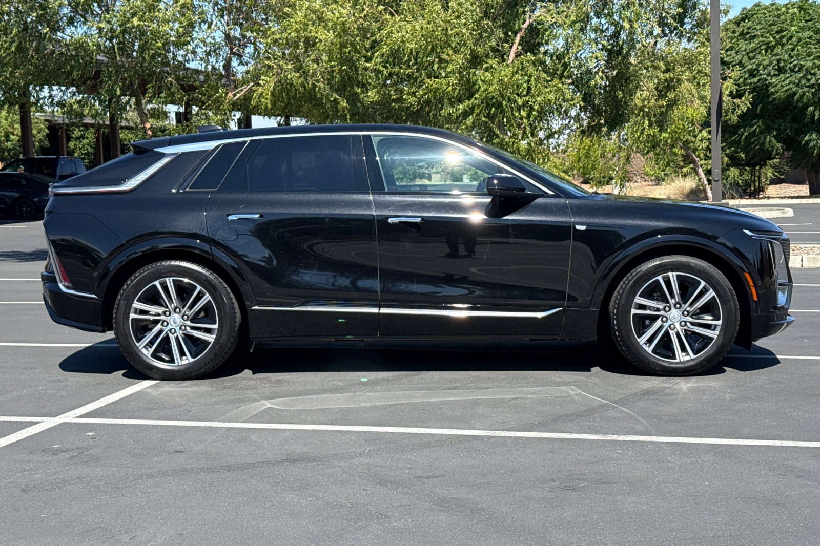 Used 2024 Cadillac Lyriq Luxury RWD image 10