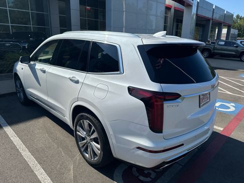 Used 2024 Cadillac XT6 Premium Luxury w/ Platinum Package FWD image 2