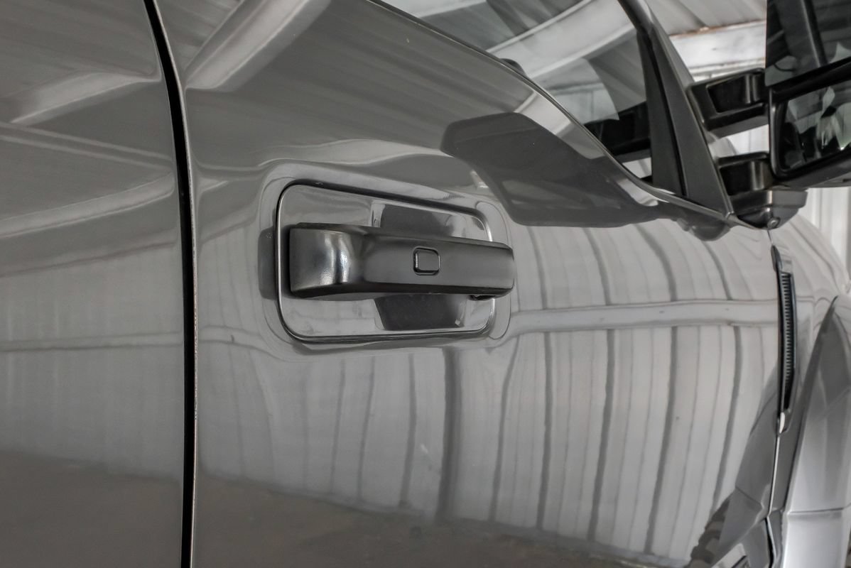 Used 2022 Ford F450 Platinum w/ FX4 Off-Road Package AWD/4WD image 43