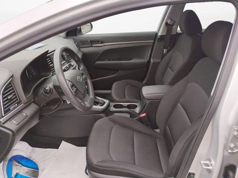 Used 2018 Hyundai Elantra SE FWD image 11