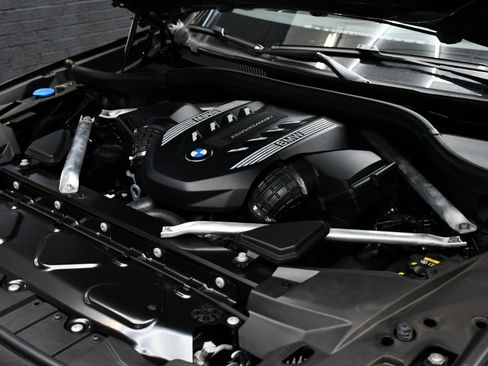 Used 2021 BMW X5 M50i w/ Premium Package image 17