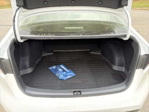 Used 2023 Toyota Corolla LE image 18