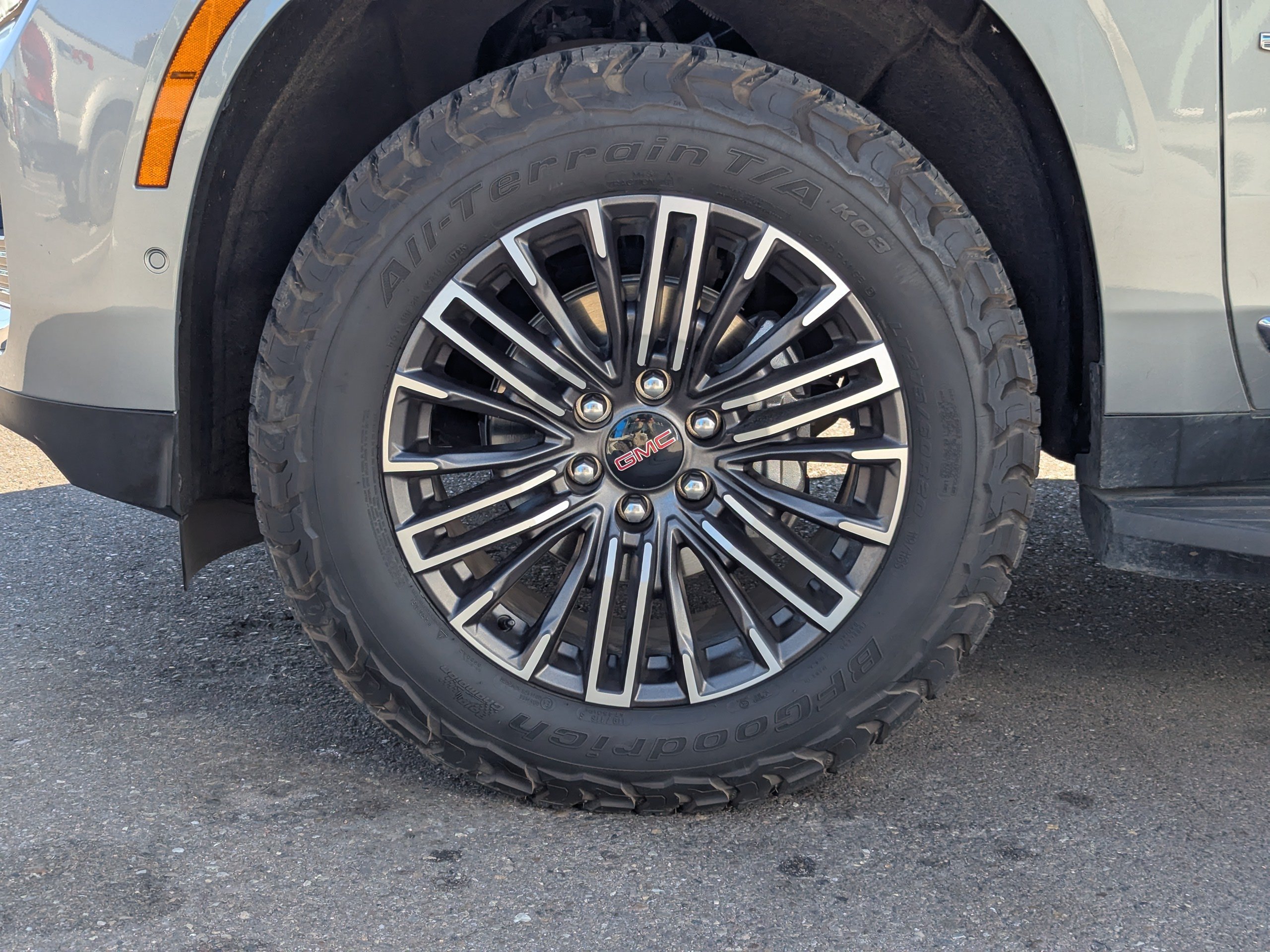 Used 2025 GMC Yukon Elevation AWD/4WD image 54