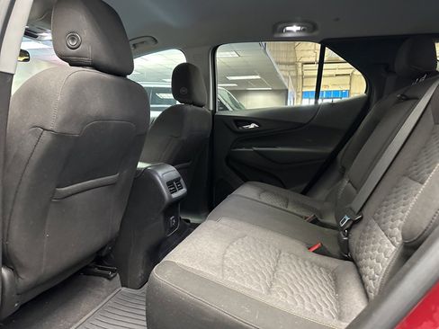 Used 2021 Chevrolet Equinox LT image 19