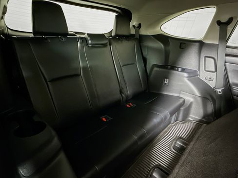 Used 2023 Toyota Highlander XLE image 26