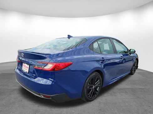 Certified 2025 Toyota Camry SE w/ Convenience Package image 5