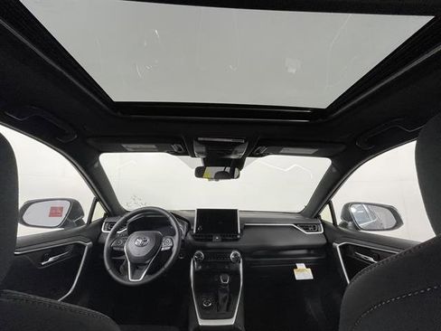 New 2025 Toyota RAV4 SE image 11