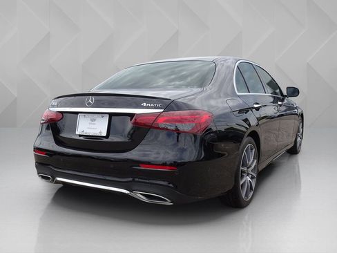 Used 2023 Mercedes-Benz E 450 4MATIC Sedan image 5