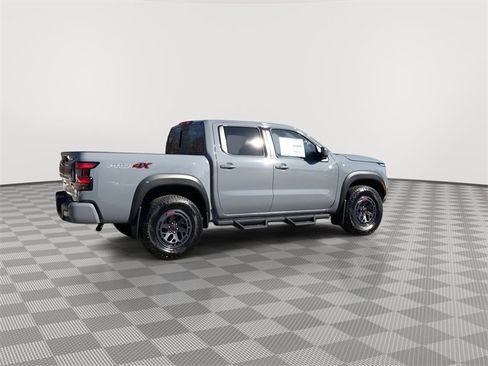 Certified 2025 Nissan Frontier PRO-4X image 11