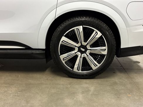 New 2026 Cadillac Escalade IQL Luxury w/ LPO, Floor Liner Package image 11