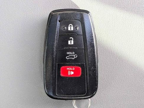 Used 2023 Toyota RAV4 XLE Premium AWD/4WD image 28