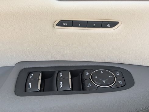 New 2026 Cadillac XT5 Premium Luxury w/ Driver Assist Package image 17