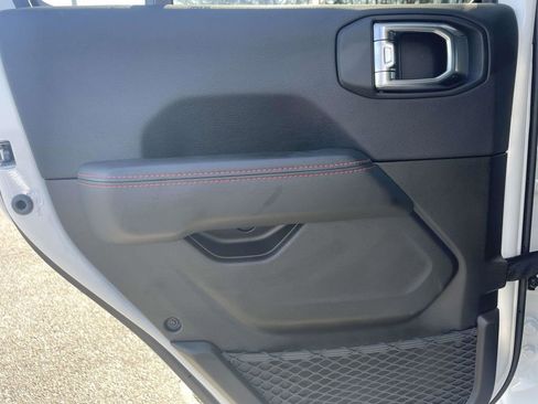 Certified 2025 Jeep Gladiator Rubicon image 22