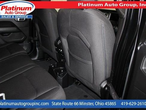 Used 2019 Jeep Wrangler Unlimited Sahara w/ Safety Group image 33