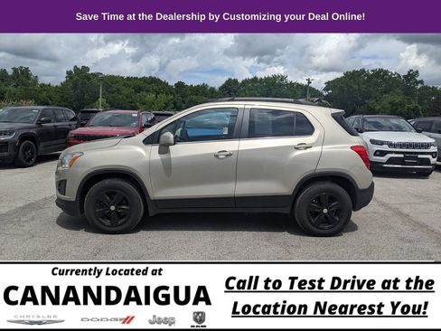 Used 2016 Chevrolet Trax LT w/ LT Convenience Package AWD/4WD image 5