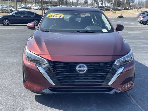 Used 2024 Nissan Sentra SV FWD image 2